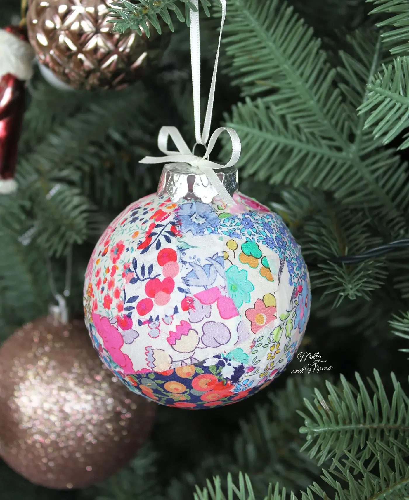 Christmas-Liberty-Bauble.jpg.webp