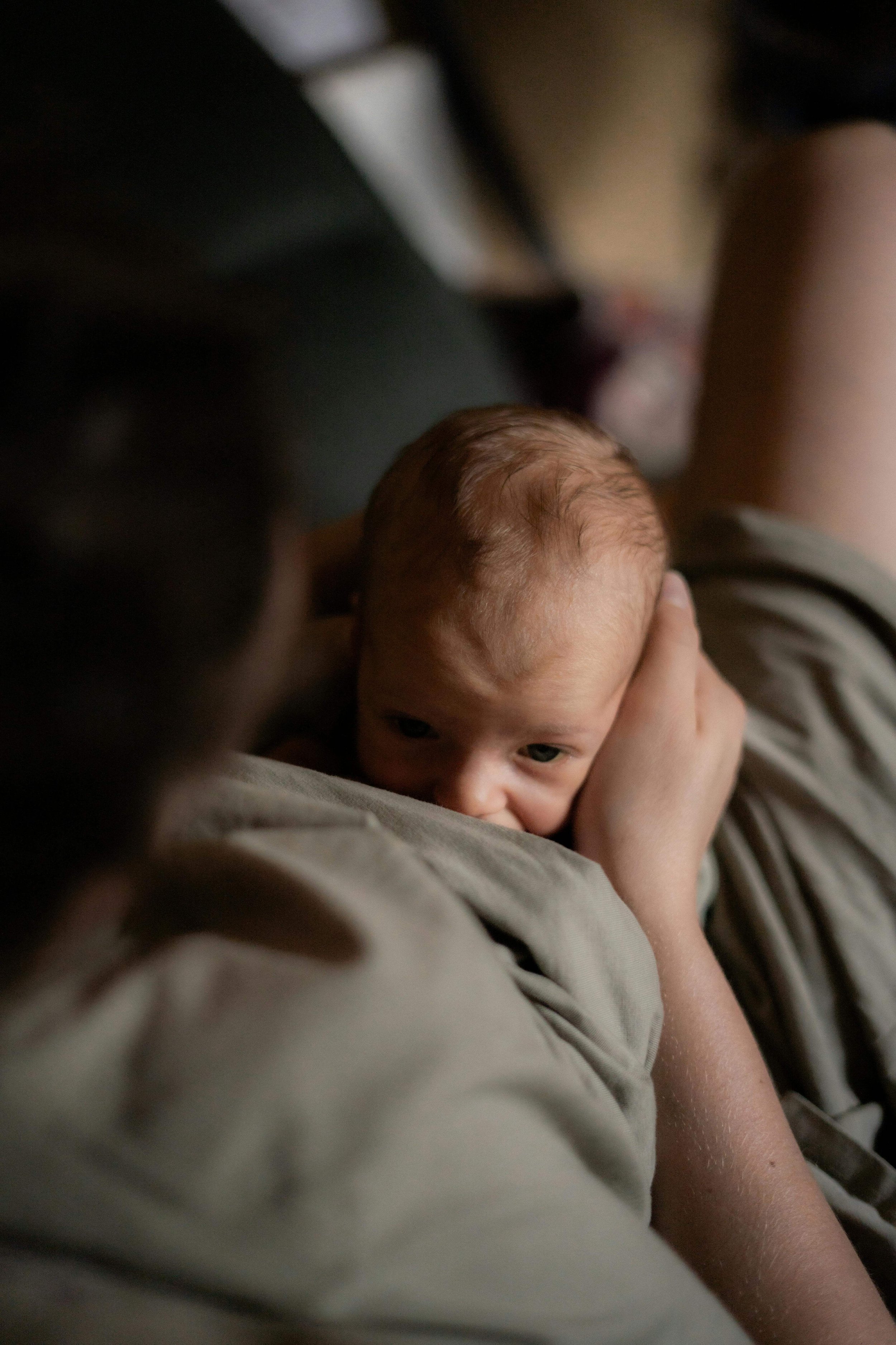 how do i know if my baby is getting enough milk?