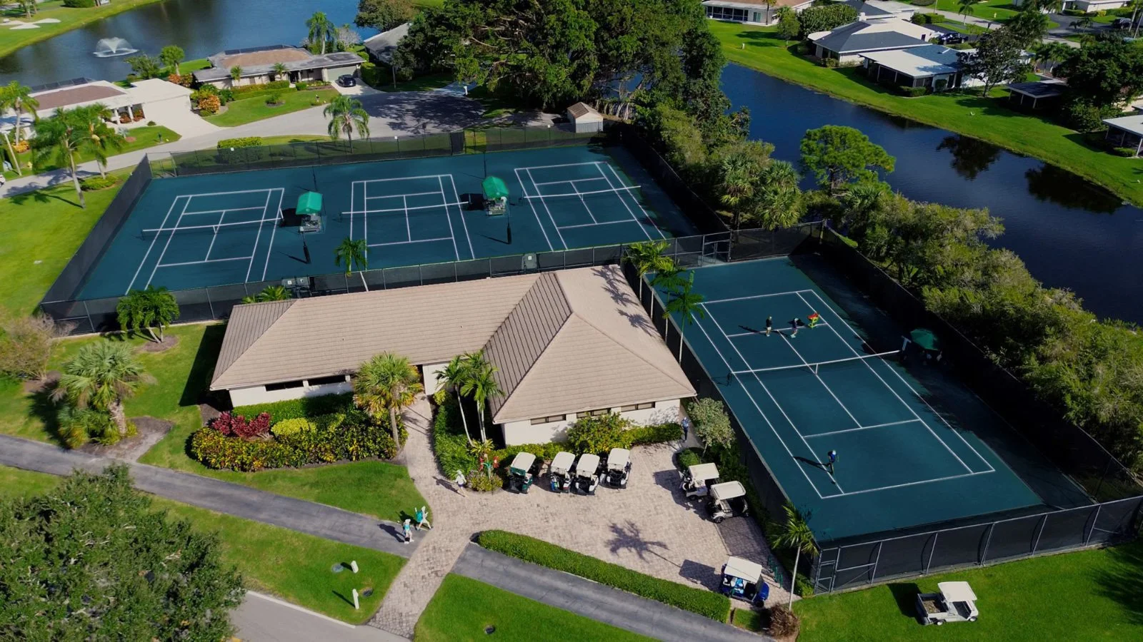 Tennis_(1).jpg