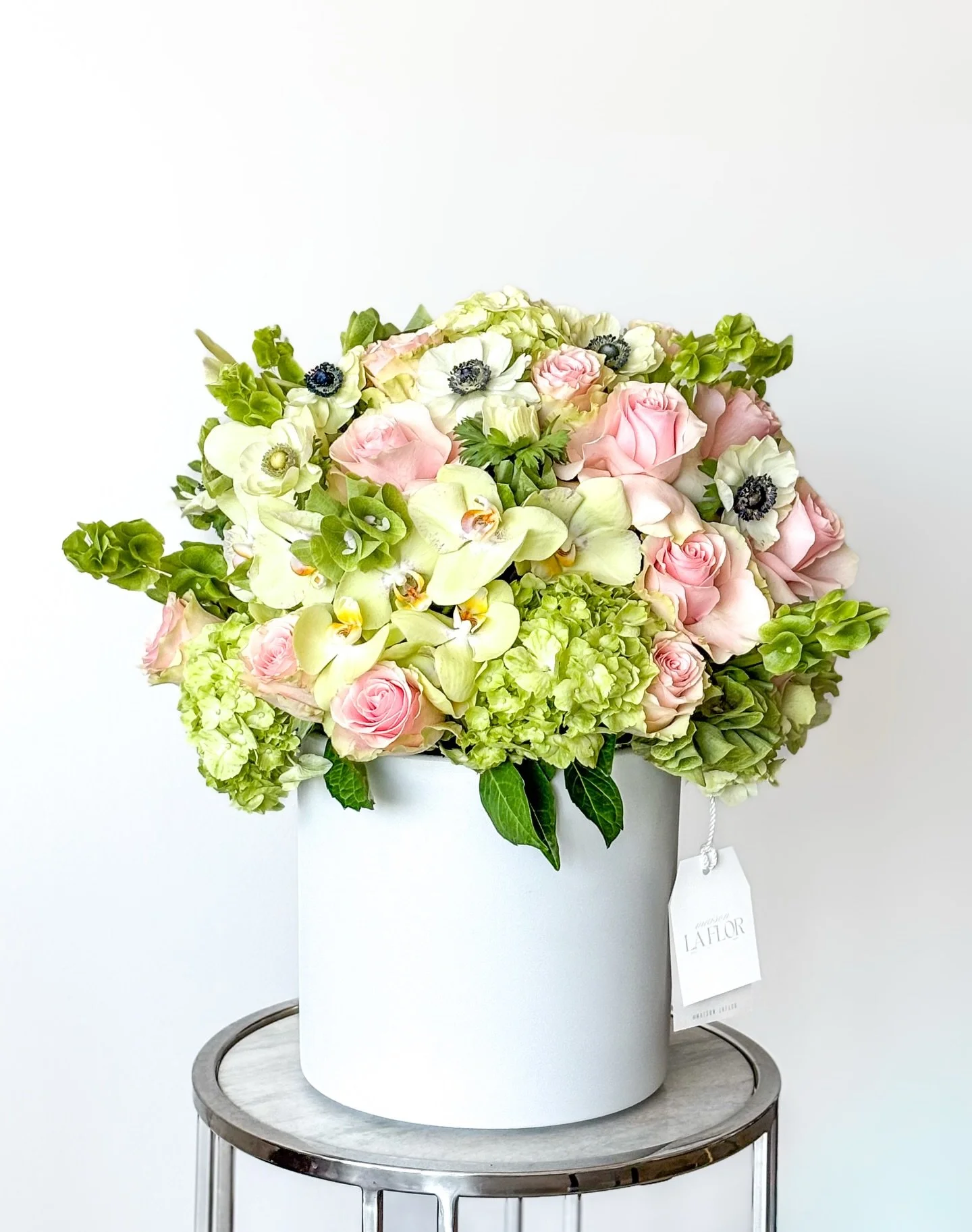 Cada flor ha sido elegida para transmitir calma, frescura y una belleza que perdura m&aacute;s all&aacute; del momento.

#MaisonLaFlor #FloralDesign #LuxuryFlowers #PastelAesthetic #BloomWithStyle