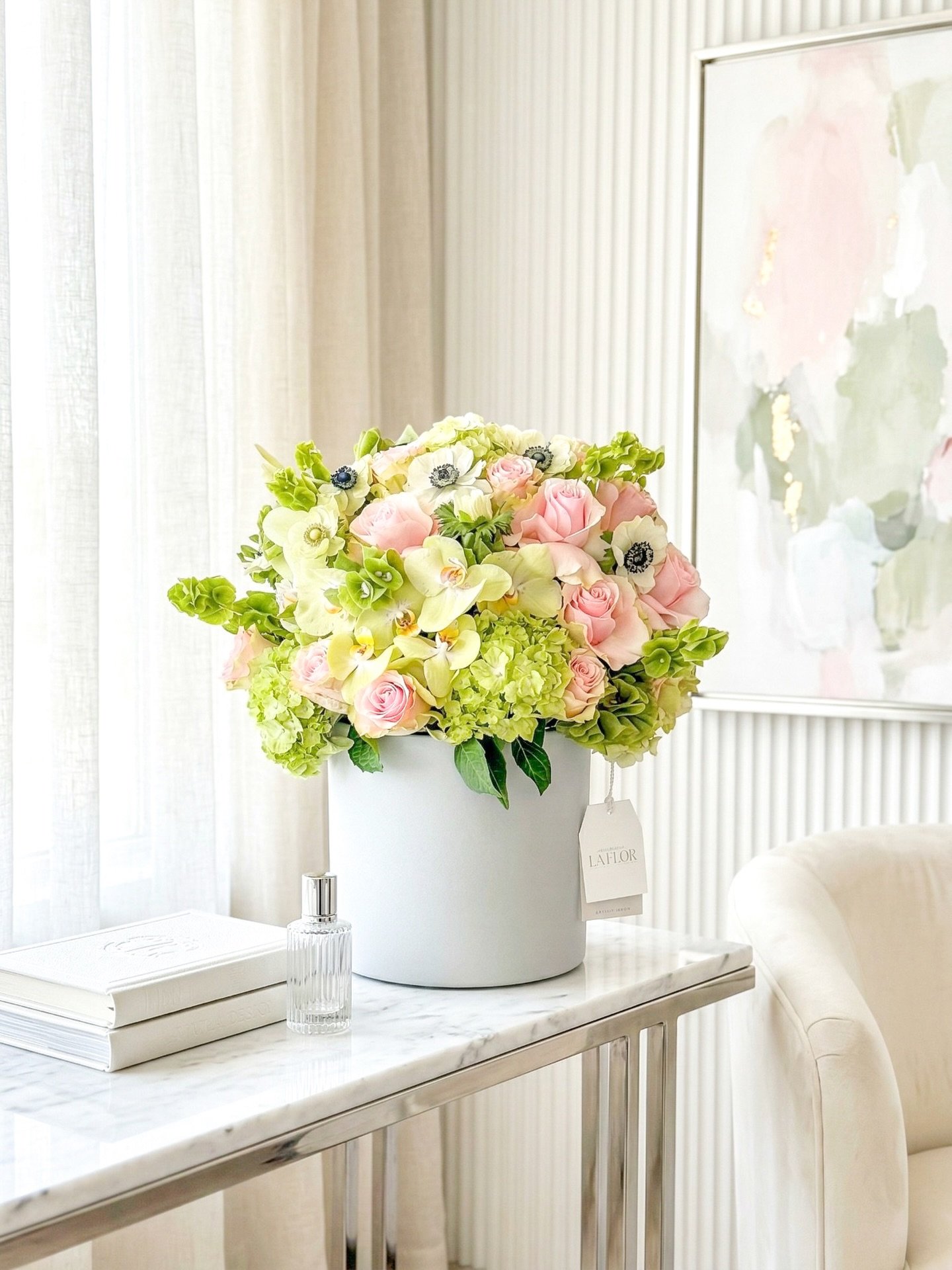 Texturas suaves, tonos rosados y verdes frescos que transforman cualquier espacio en un statement de calma y sofisticaci&oacute;n.

#MaisonLaFlor #FloralDesign #SoftLuxury