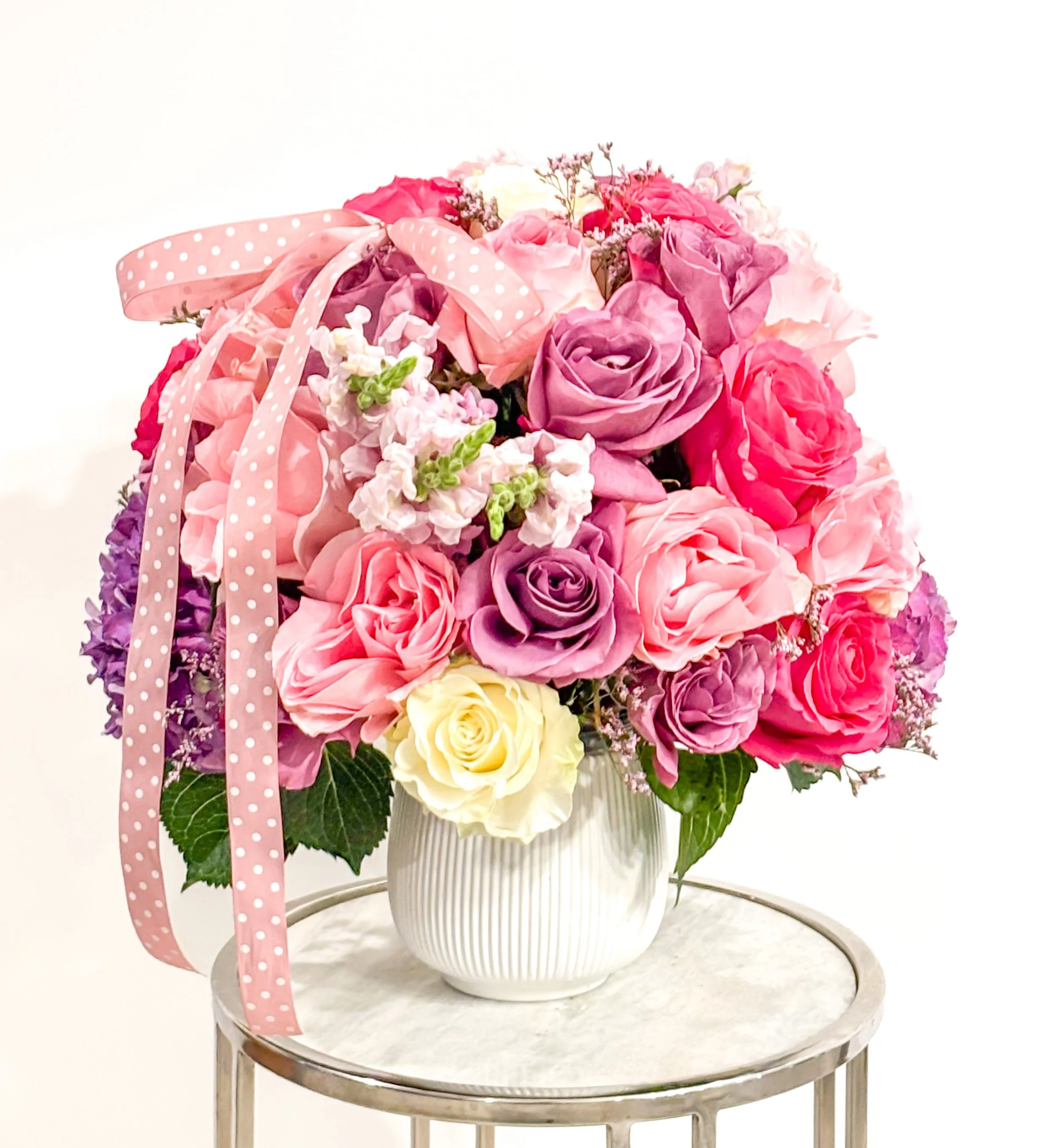 Cada arreglo cuenta una historia delicada y llena de detalles que transforman cualquier momento en algo inolvidable.

#MaisonLaFlor #LuxuryFlowers #PinkAesthetic #FloralDesign
