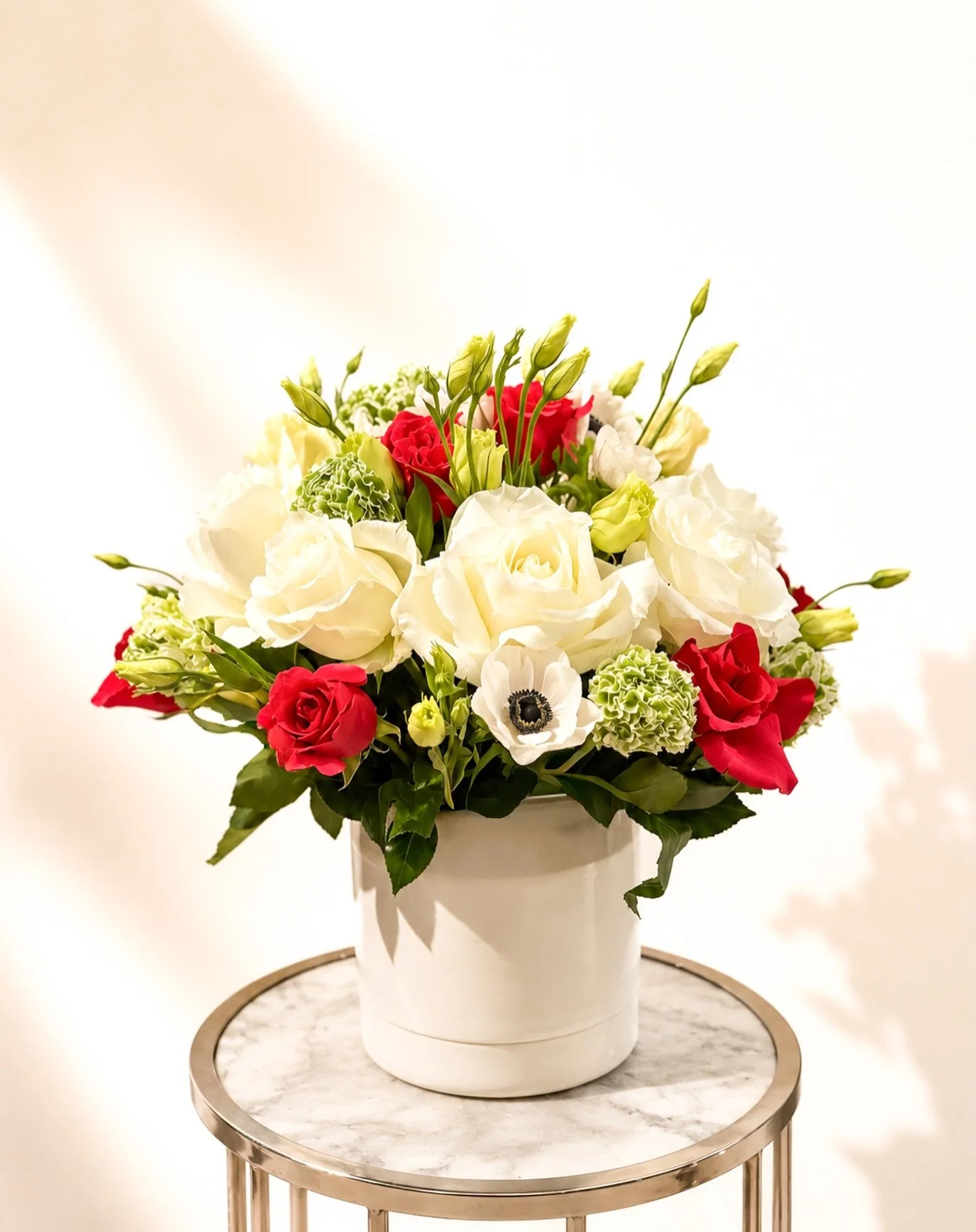 Where flowers become emotion

Un dise&ntilde;o que transforma cualquier espacio en un instante de elegancia, calidez y belleza atemporal. 

#MaisonLaFlor #LuxuryFlowers #FloralDesign #ElegantLiving