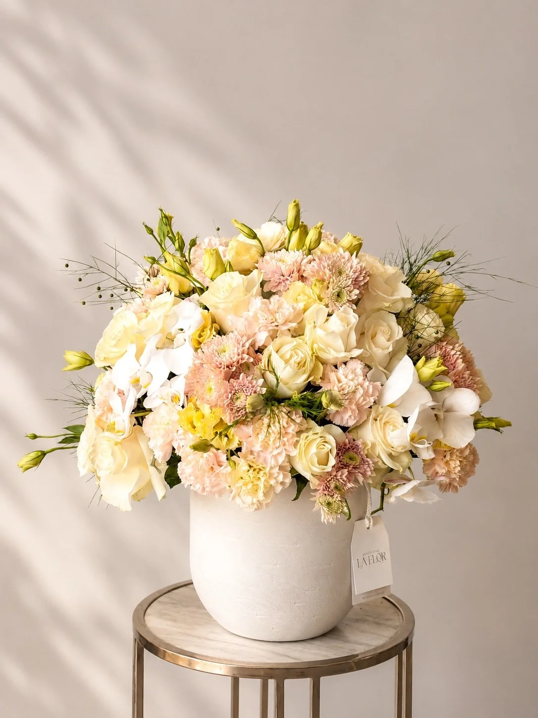 Flores que iluminan espacios con elegancia sutil, texturas delicadas y una belleza que nunca pasa desapercibida. 

#MaisonLaFlor #LuxuryFlowers