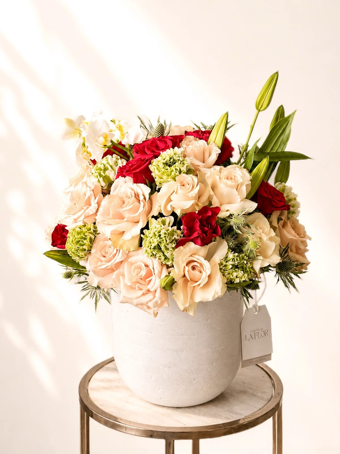 Una composici&oacute;n pensada para transformar cualquier rinc&oacute;n en una experiencia delicada, sofisticada y llena de vida. 

#MaisonLaFlor #LuxuryFlowers
