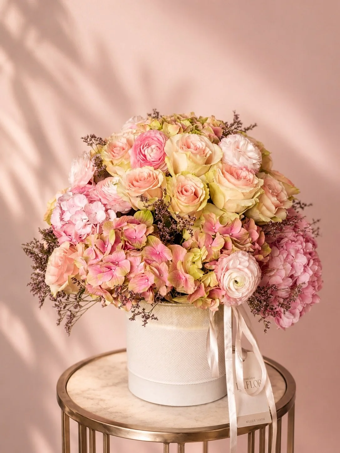 Cada flor celebra la dulzura de una nueva vida, la ternura de la espera y la belleza infinita de convertirse en mam&aacute;. 🤍🌸

#MaisonLaFlor #BabyOnTheWay #FutureMom