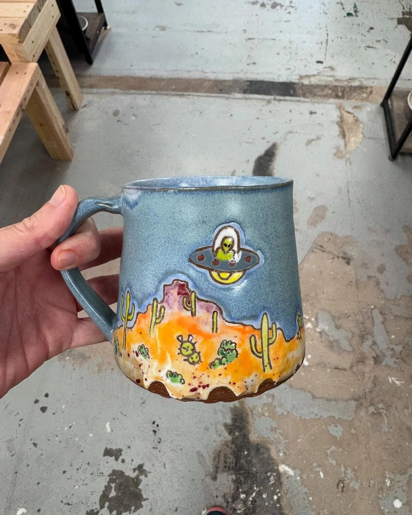 Auction item for this years @mugs_for_moms fundraiser! #alien #pottery #ceramics
