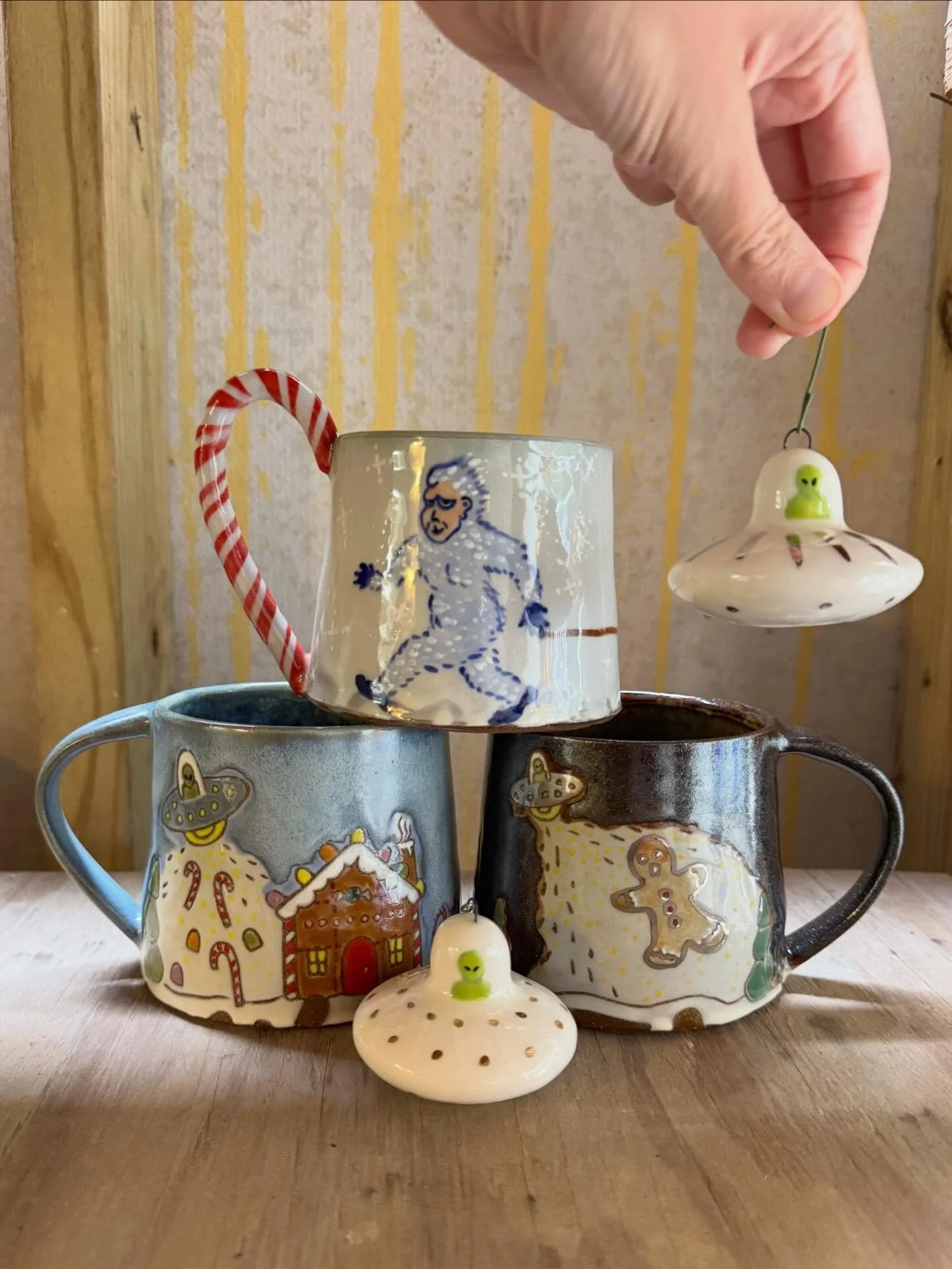 &ldquo;Wintertime&rdquo; is now open @charliecummingsgallery 
Festive ornaments, mugs, and other pots celebrating the season. Cheers!
#christmas #aliens #pottery #ceramics