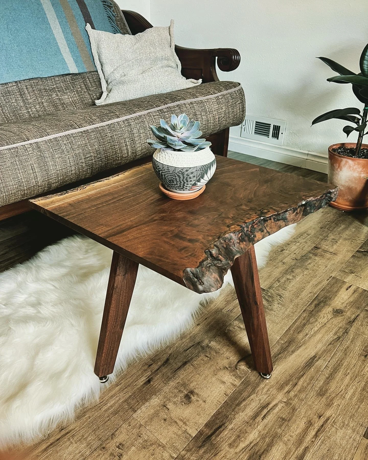 Tiny Live Edge.jpg