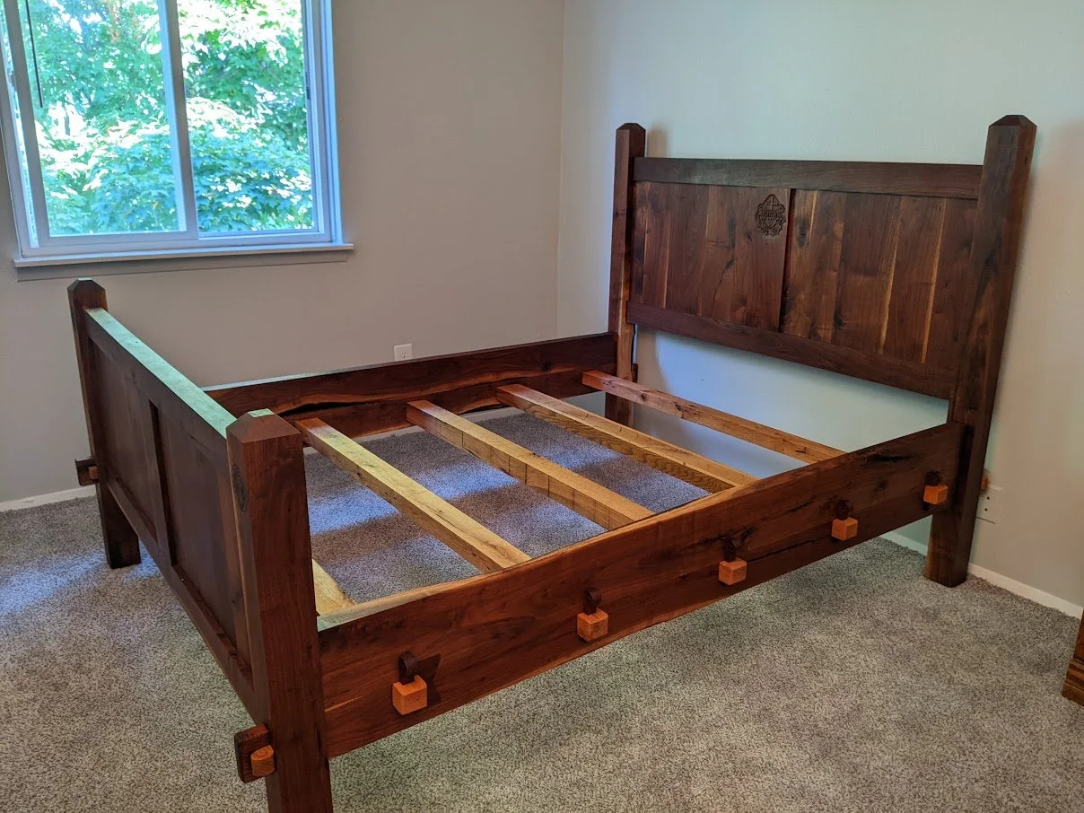 Bedframe 01.jpg