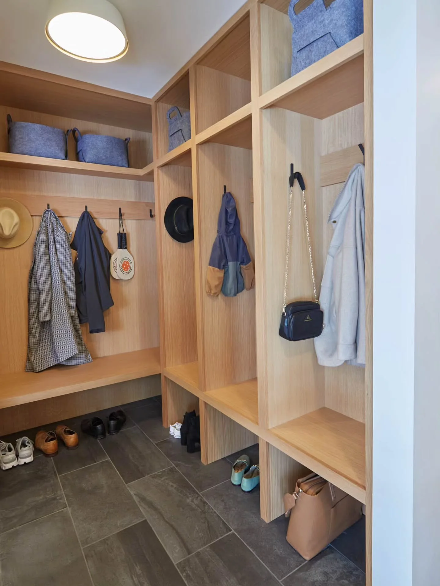 ✨ Clean + Functional
A well-designed mudroom can make everyday life feel a little more effortless. Dedicated spots for coats, shoes, and bags keep the chaos at bay.
Designed while I was at @quartersawndesignbuild  and their amazing team pulled it all