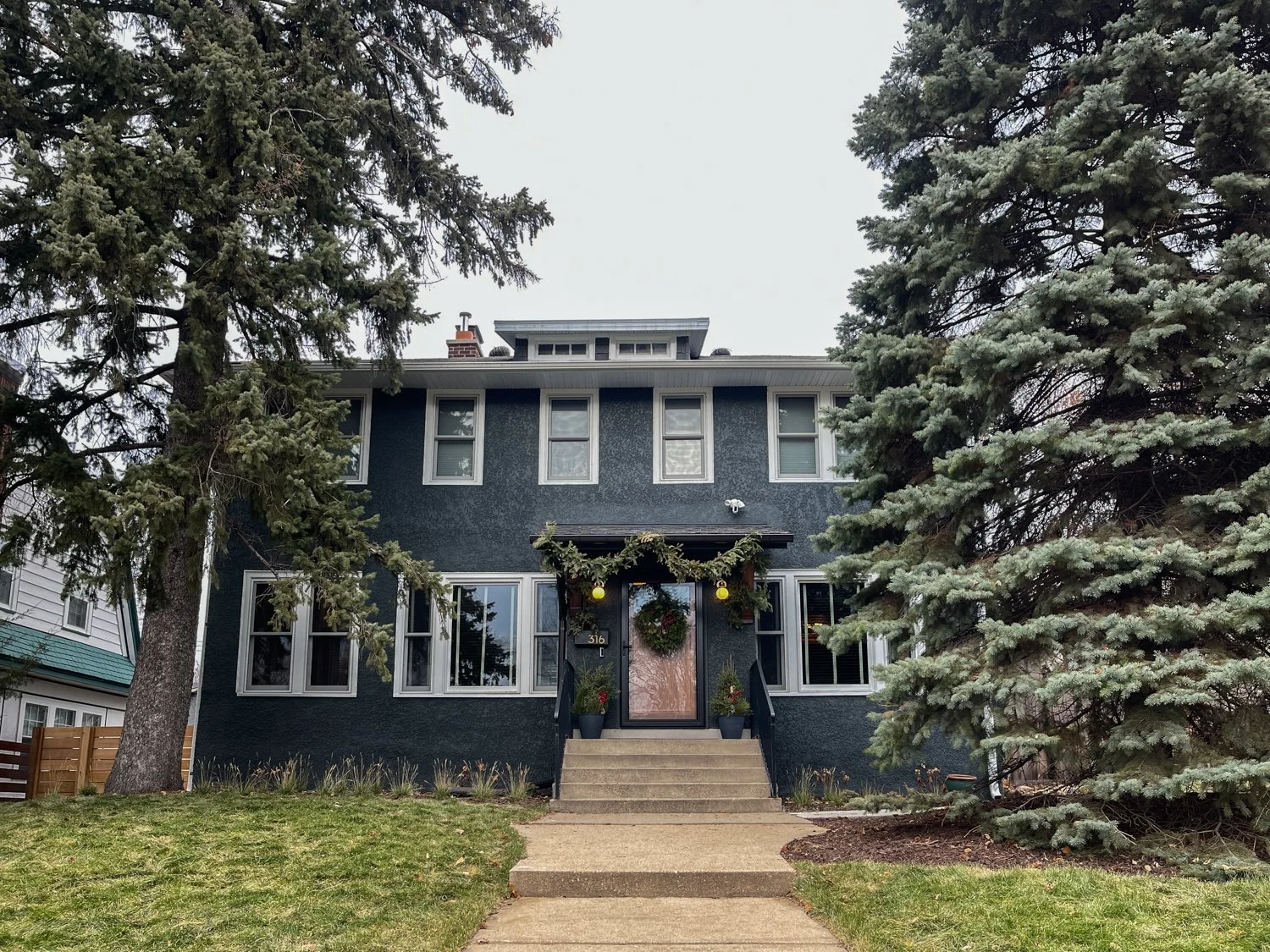 Exterior 02.jpg