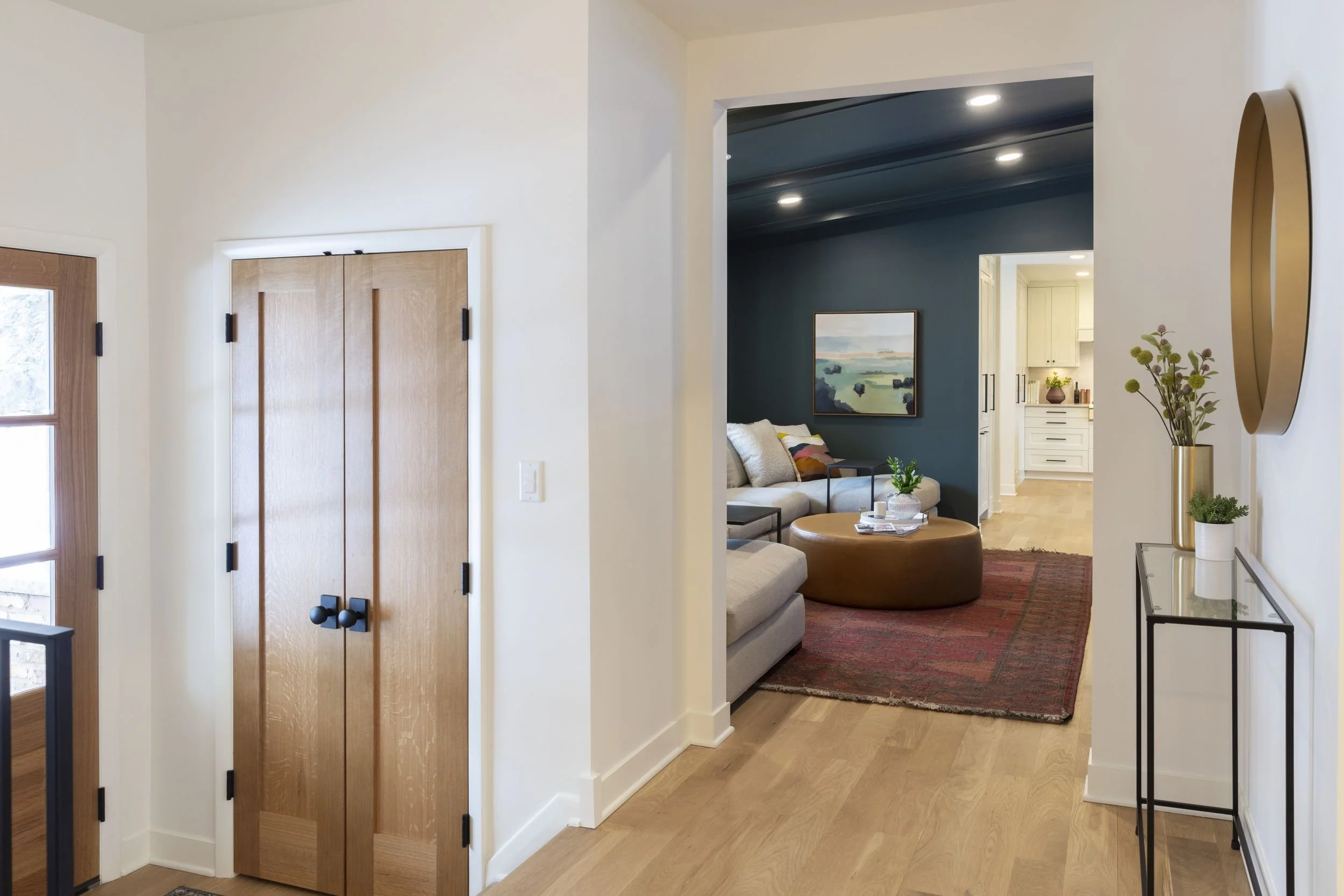 Q Highwood_Foyer windows-1.jpg