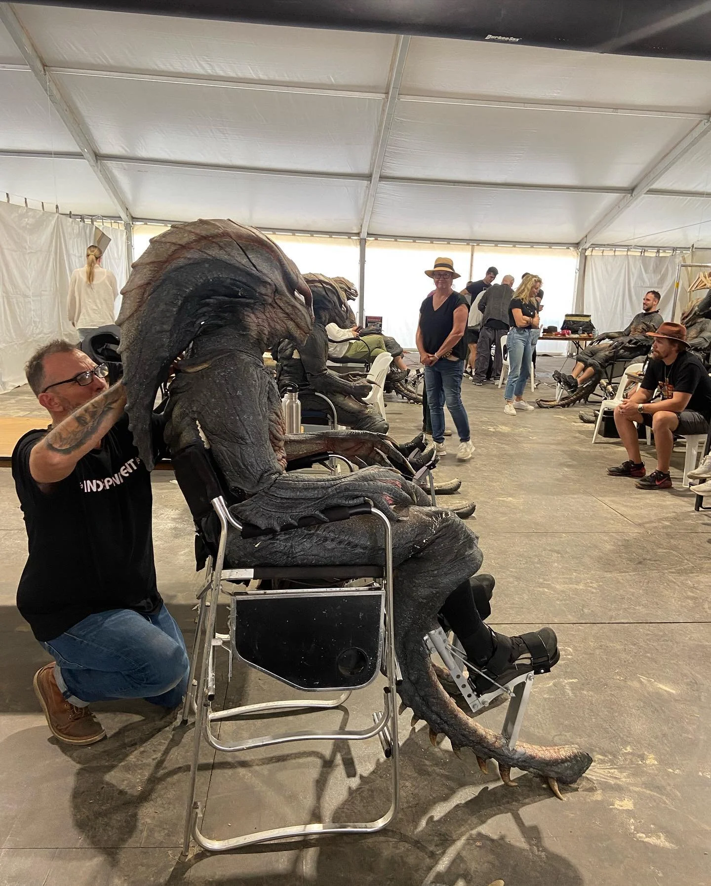 FALL GUY || alien suits by @jmbfxstudio 
~ an equally challenging and rewarding job; coordinating, dressing, mending, mud and sharing aircon ducts. 
Thanks to everyone on the prosthetics crew, from the work shop to onset 🖤