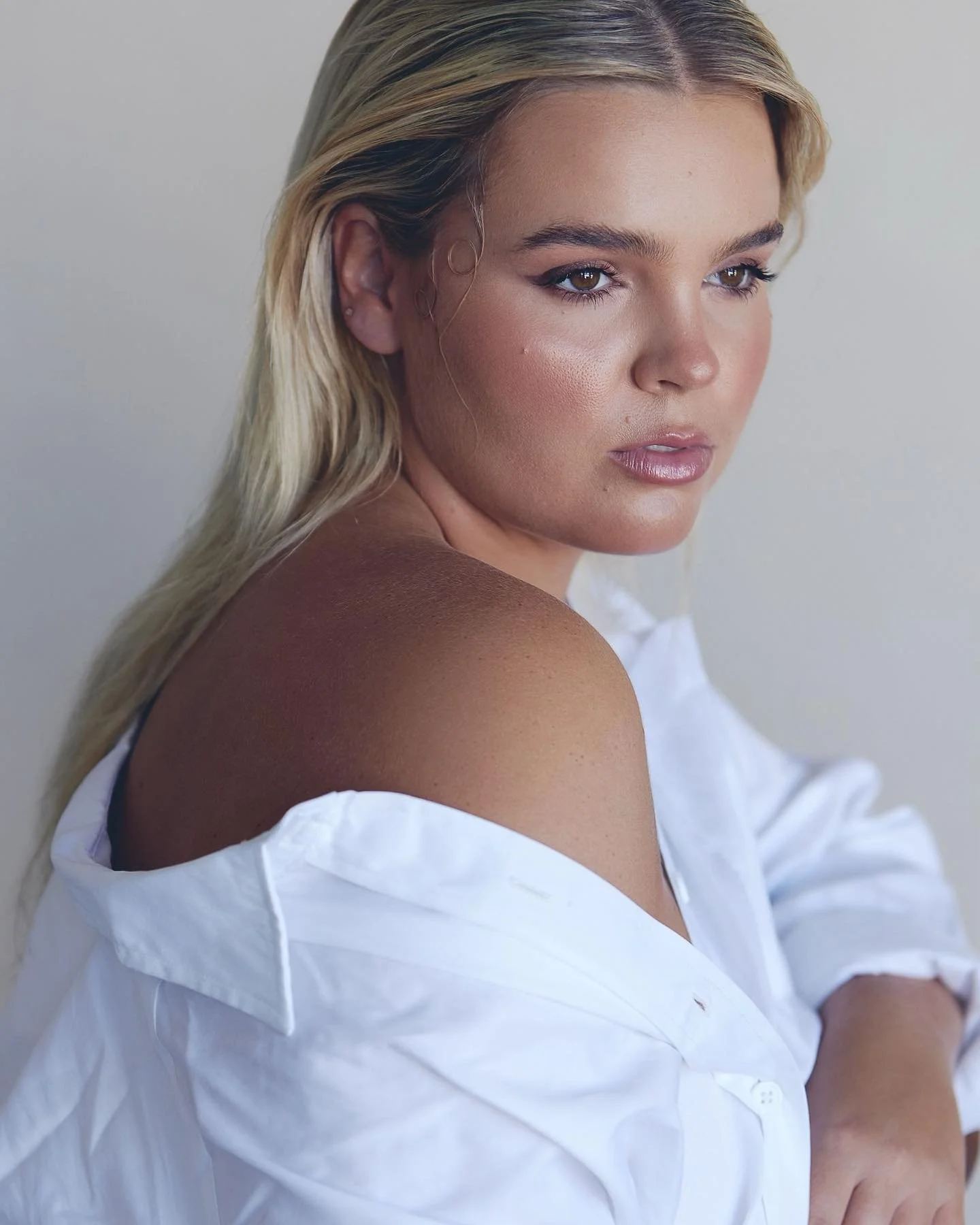 In awe of your grace &amp; power @biancakrigovsky 
Captured by the talented @katerosenberger 
Hair &amp; makeup by me
🤎🤎🤎