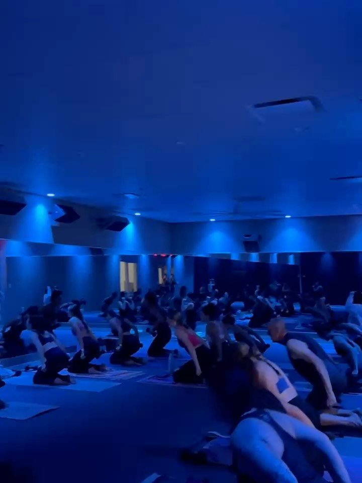 Sneak peek into our new class!! Join Emily or Scotty every Saturday for a hot mat pilates class focusing on strength and resistance exercises.