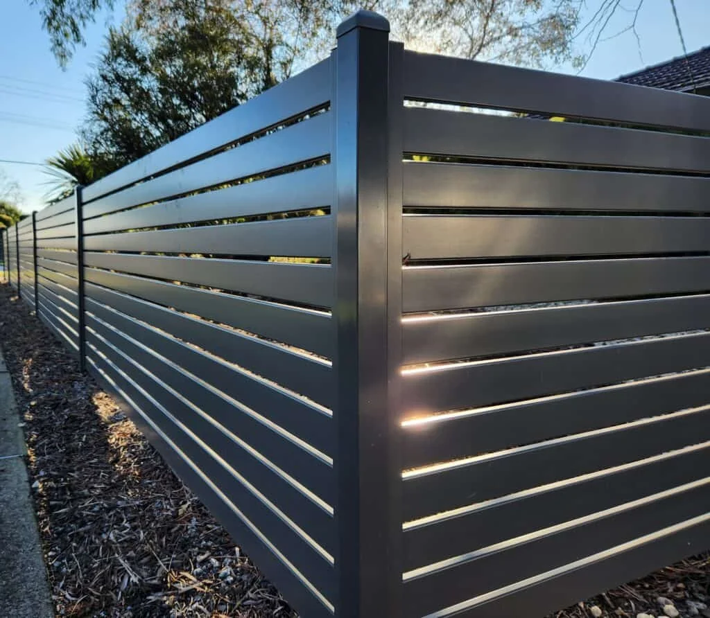 aluminium-slat-fence-corner-1024x892.jpg
