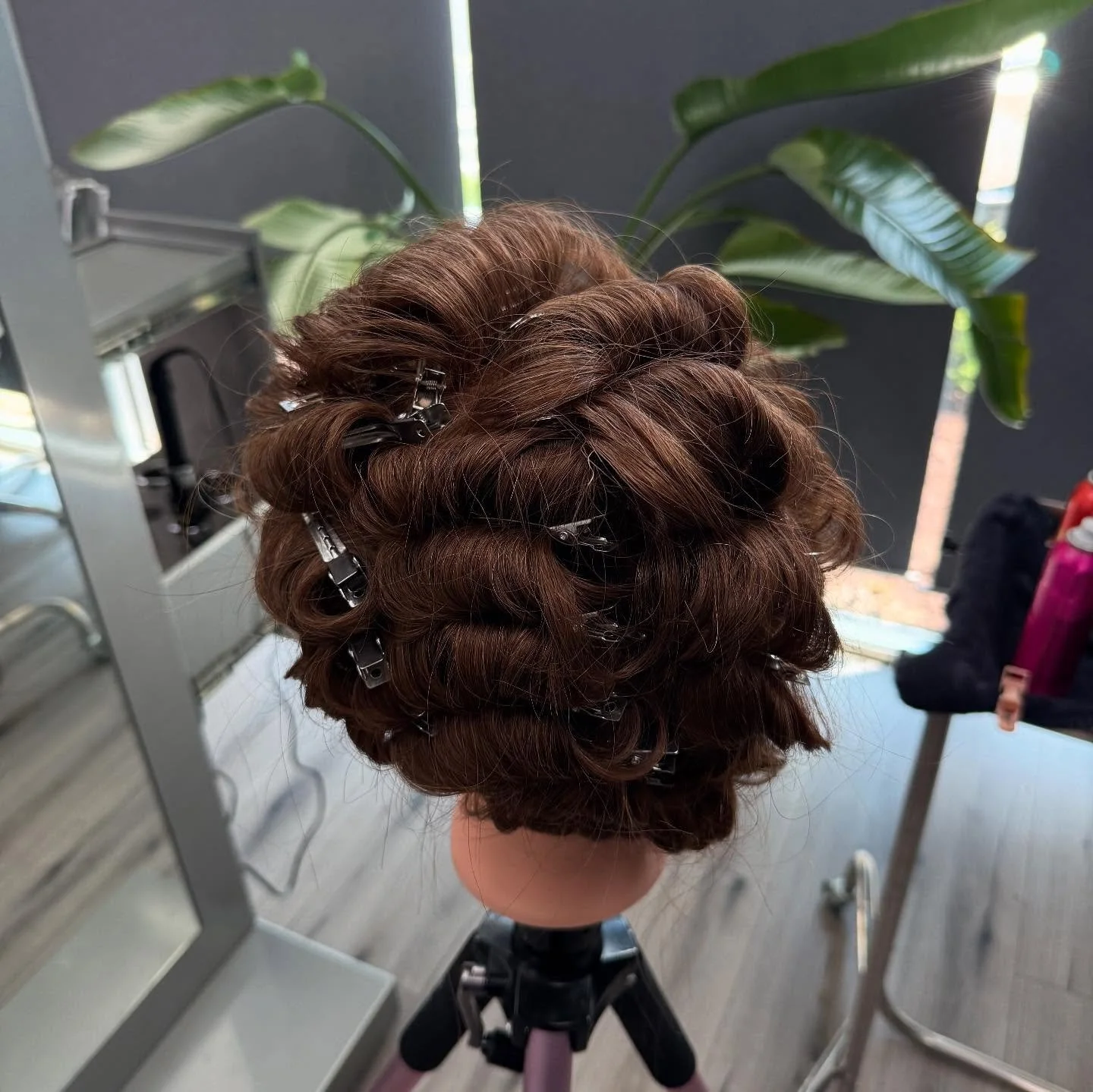 another busy day of barrel curls! today we focused on the foundation of doing barrel curls, and tomorrow we’ll try them again with a focus on timing and the after-styling. we also had everyone on the floor today which was super fun! stay tuned