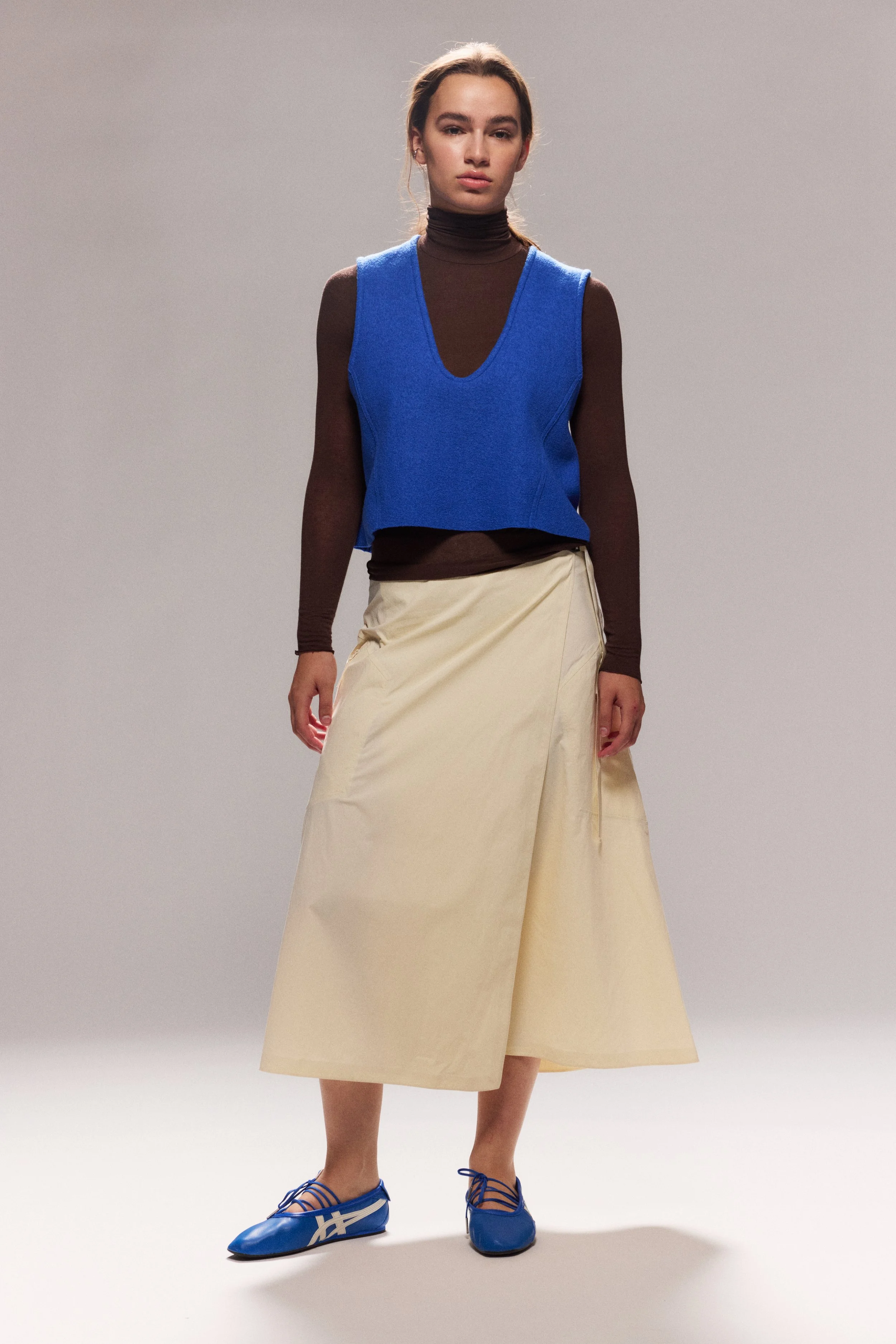 Mise en Scene Merino Layering Vest - Earth & Cobalt 4.jpg