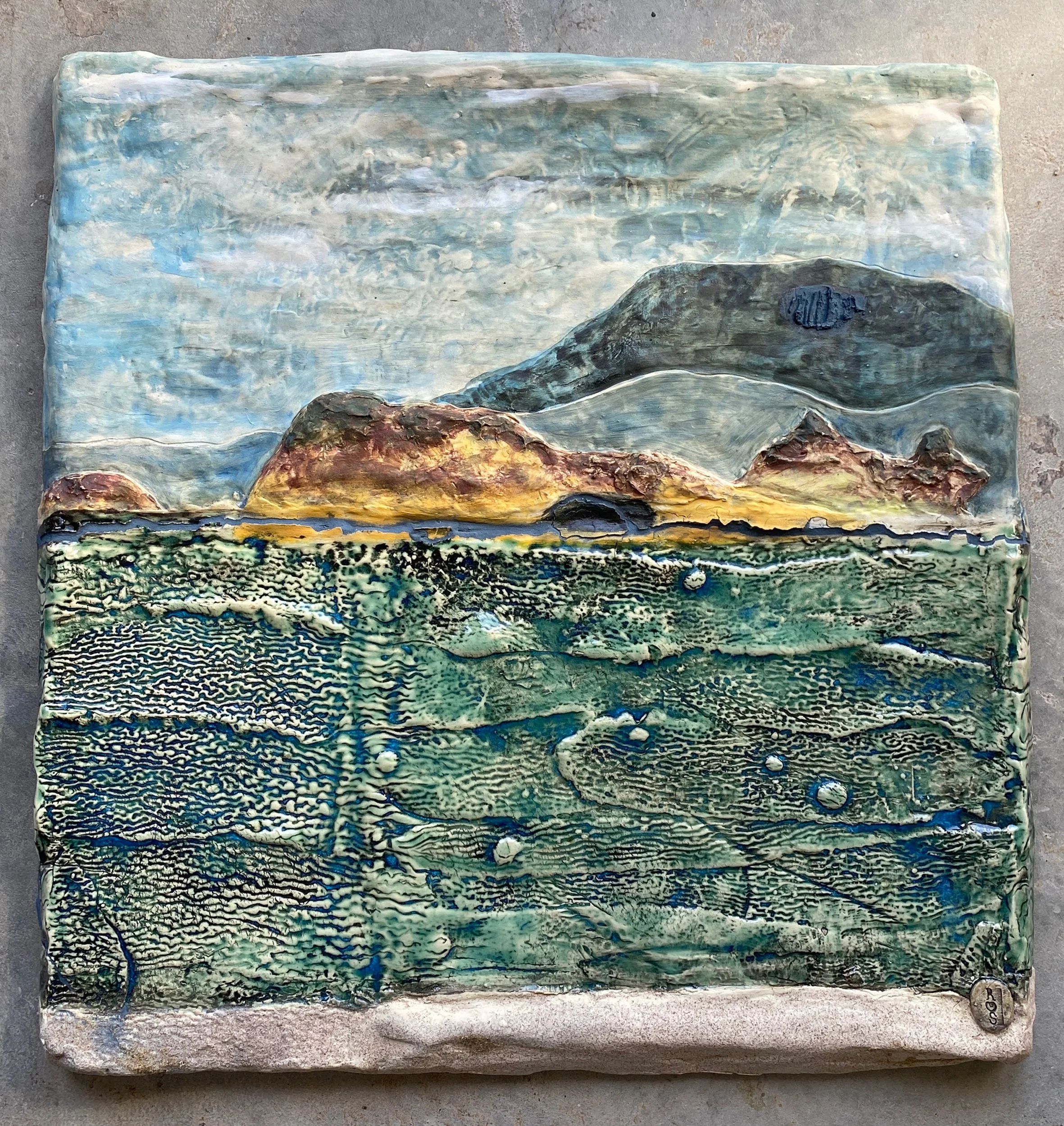 Kunanyi through the eye of Little Spec island 1.jpg