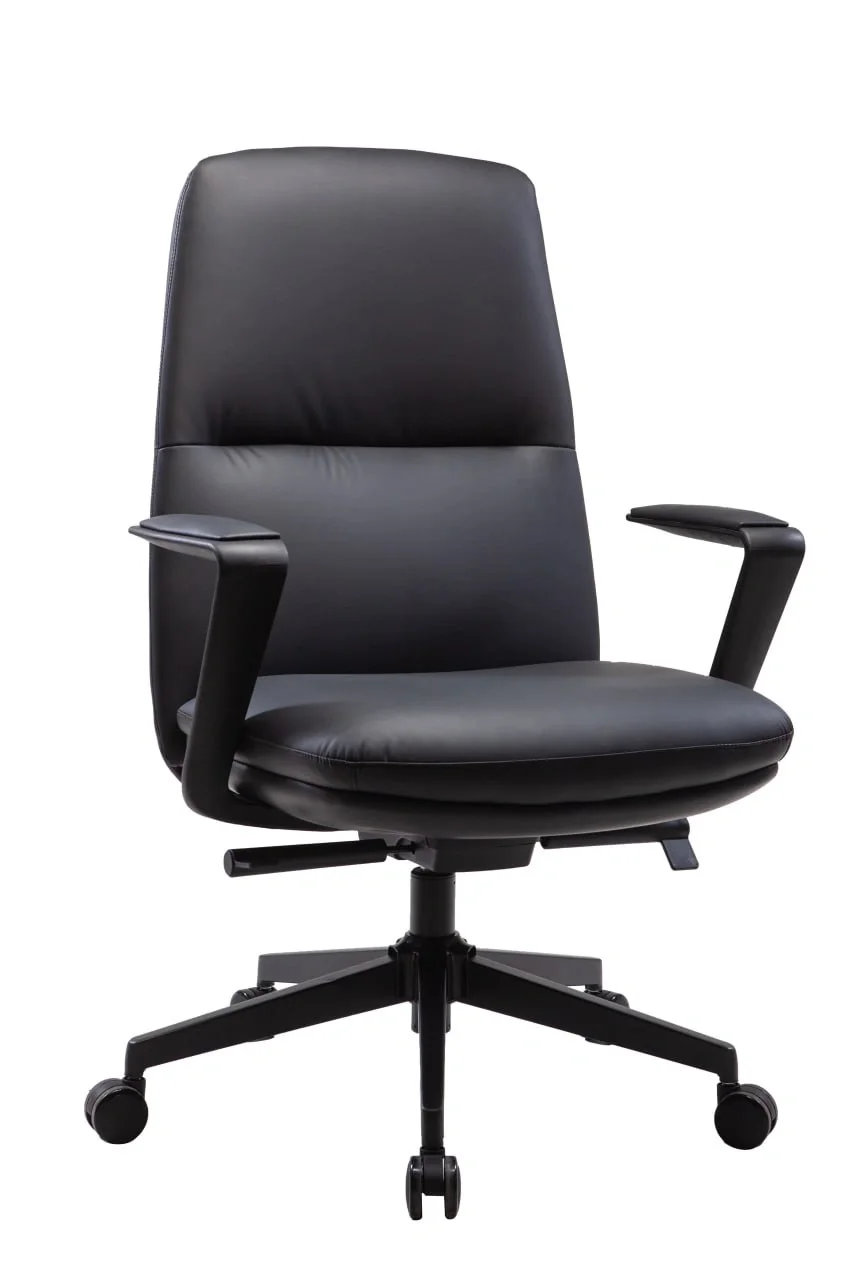 Black leather office chair with armrests and caster wheels, placed against a white background.