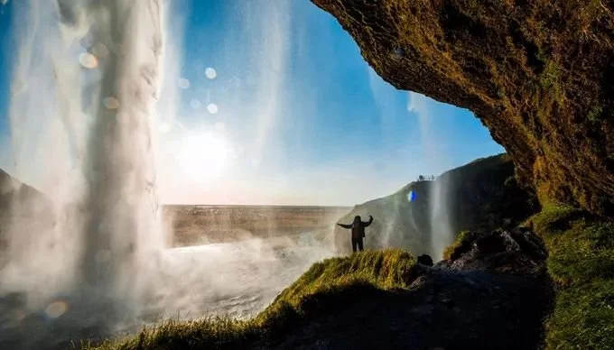 Adventures.com - Iceland