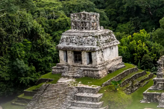 Mexicana de Aviación - fly Mexico City to Palenque