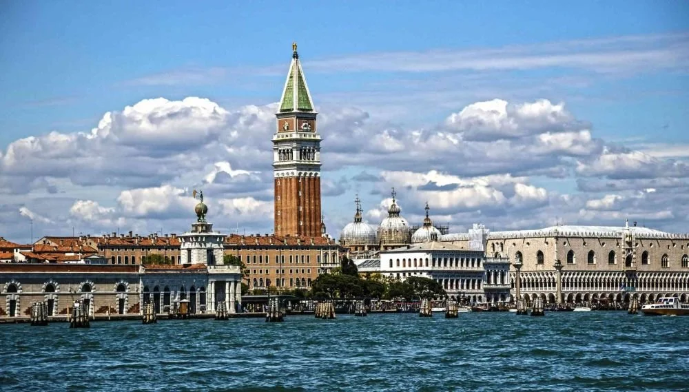 Venice Dream Water Taxi - 24/7 water taxi transportation service & grand canal tour