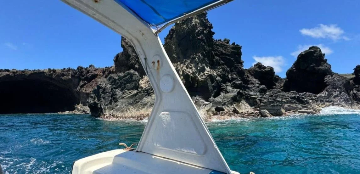Glass Boat Rapa Nui - view the ocean through the glass