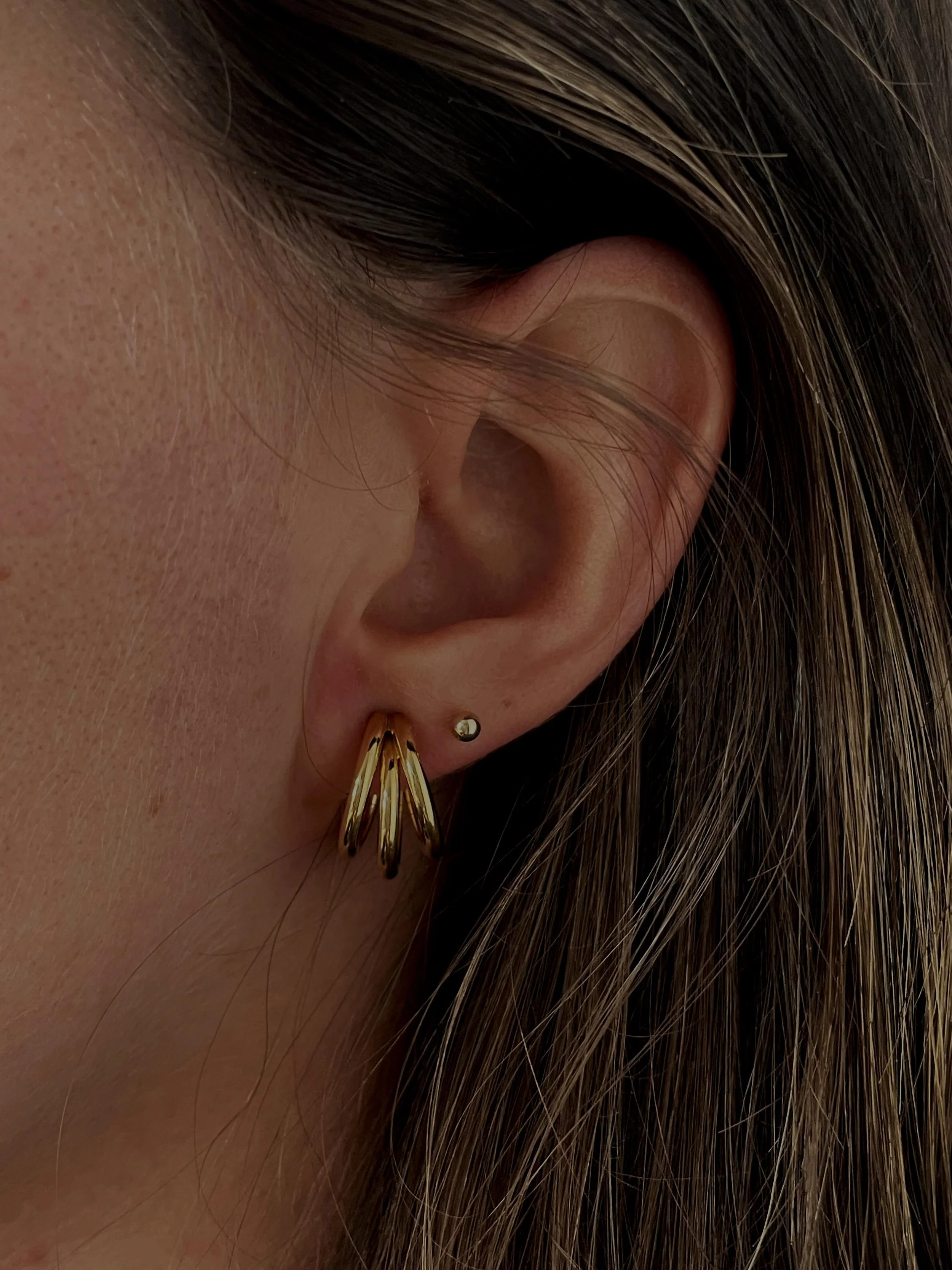 boucles d'oreilles créoles triple anneaux or jaune.jpeg