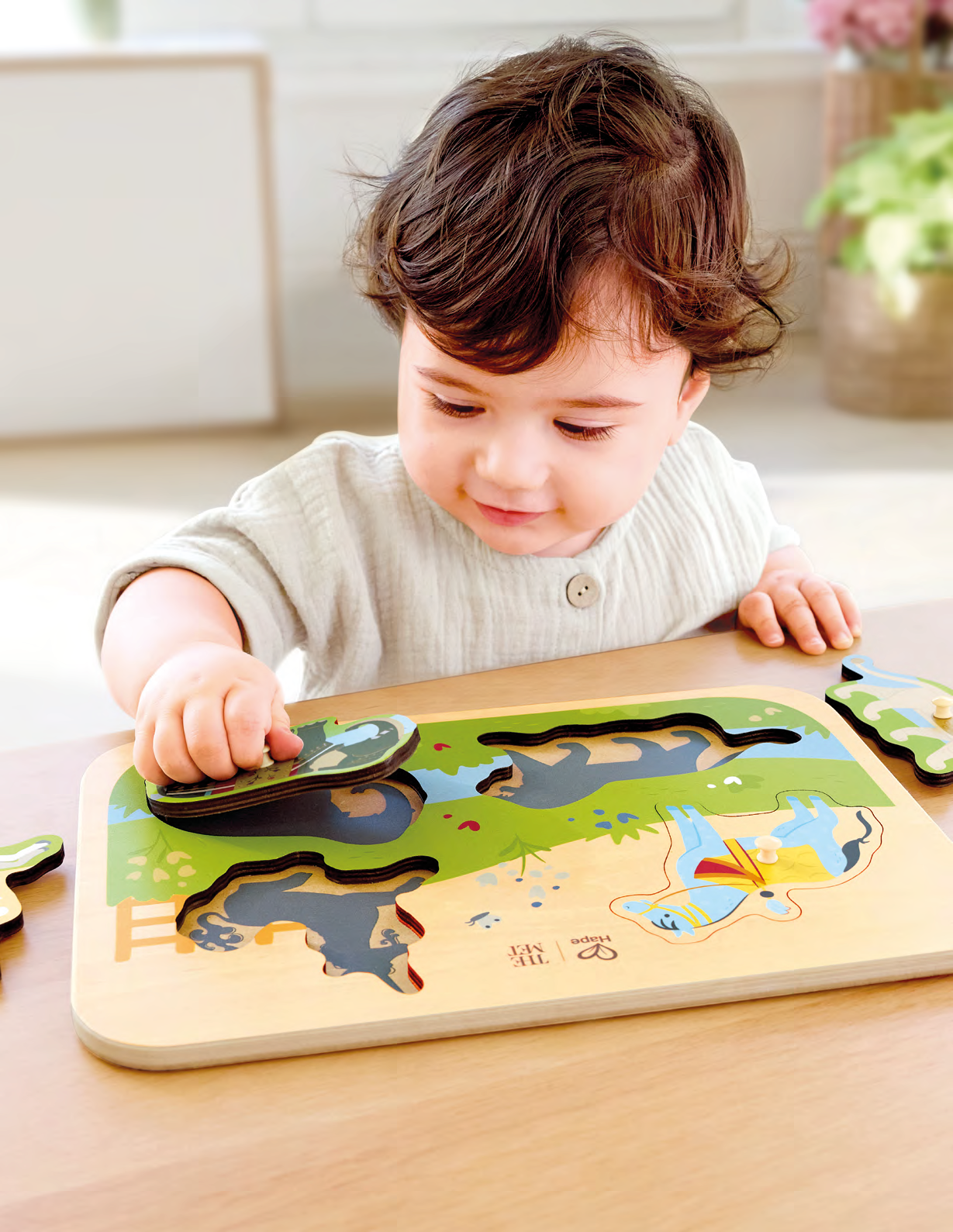 The MET Majestic Animals Peg Puzzle by Hape 