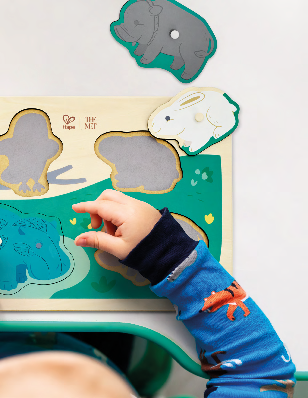 The MET Animal Friends Peg Puzzle by Hape 