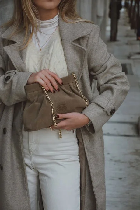 Kiss Pouch - Mocca Suede