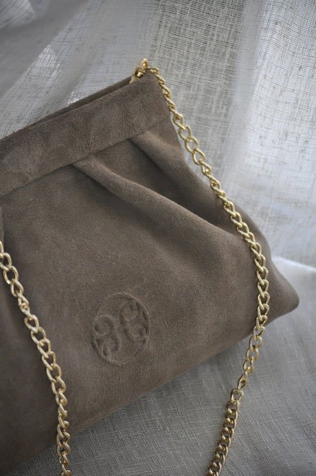 Kiss Pouch - Mocca Suede