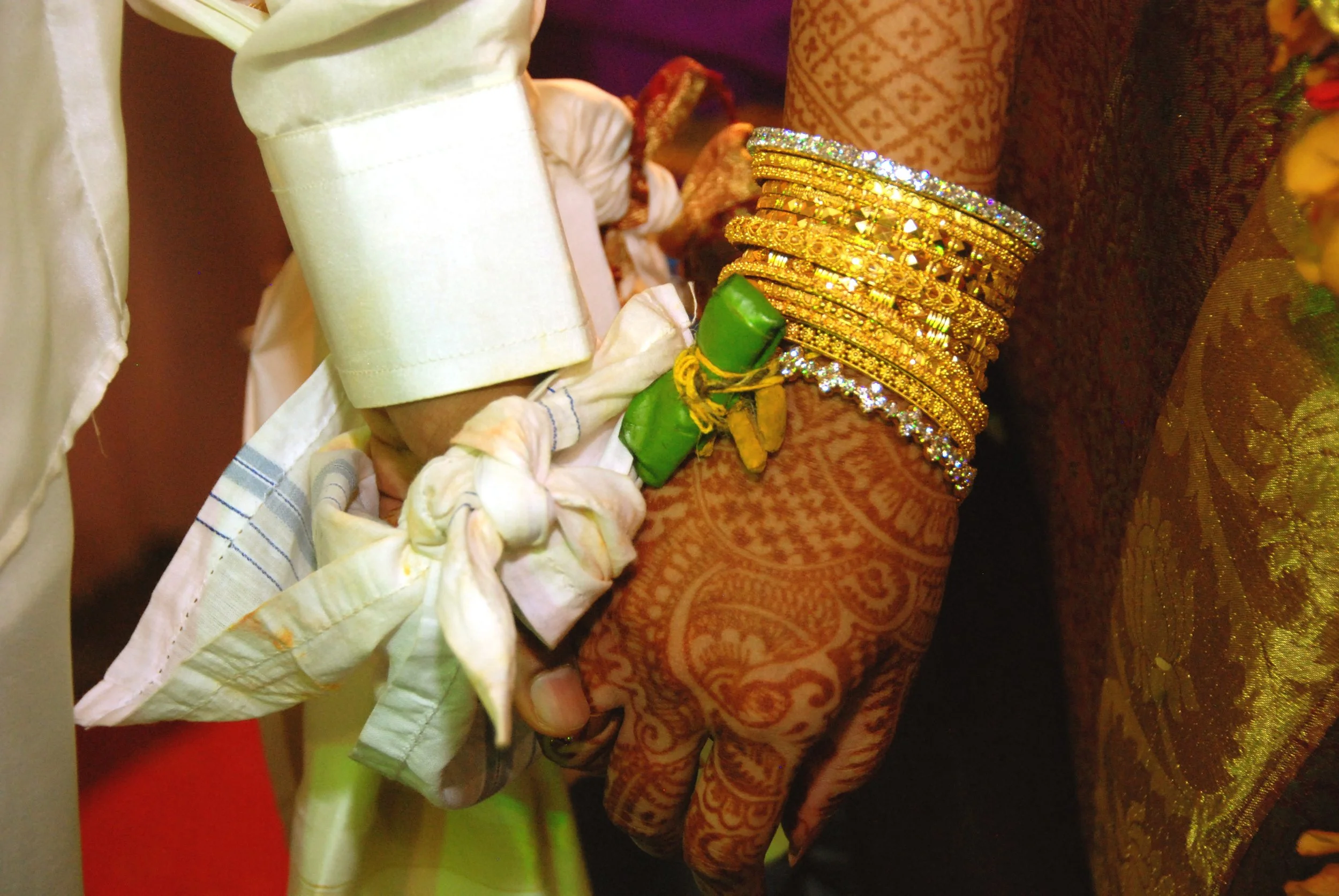Wedding of Pri, Tiruchirappalli-India: tying the knot.