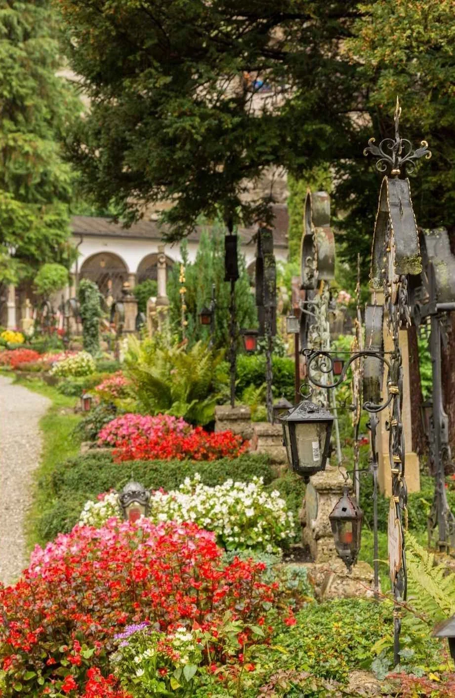 St. Peter Friedhof Salzburg.jpg