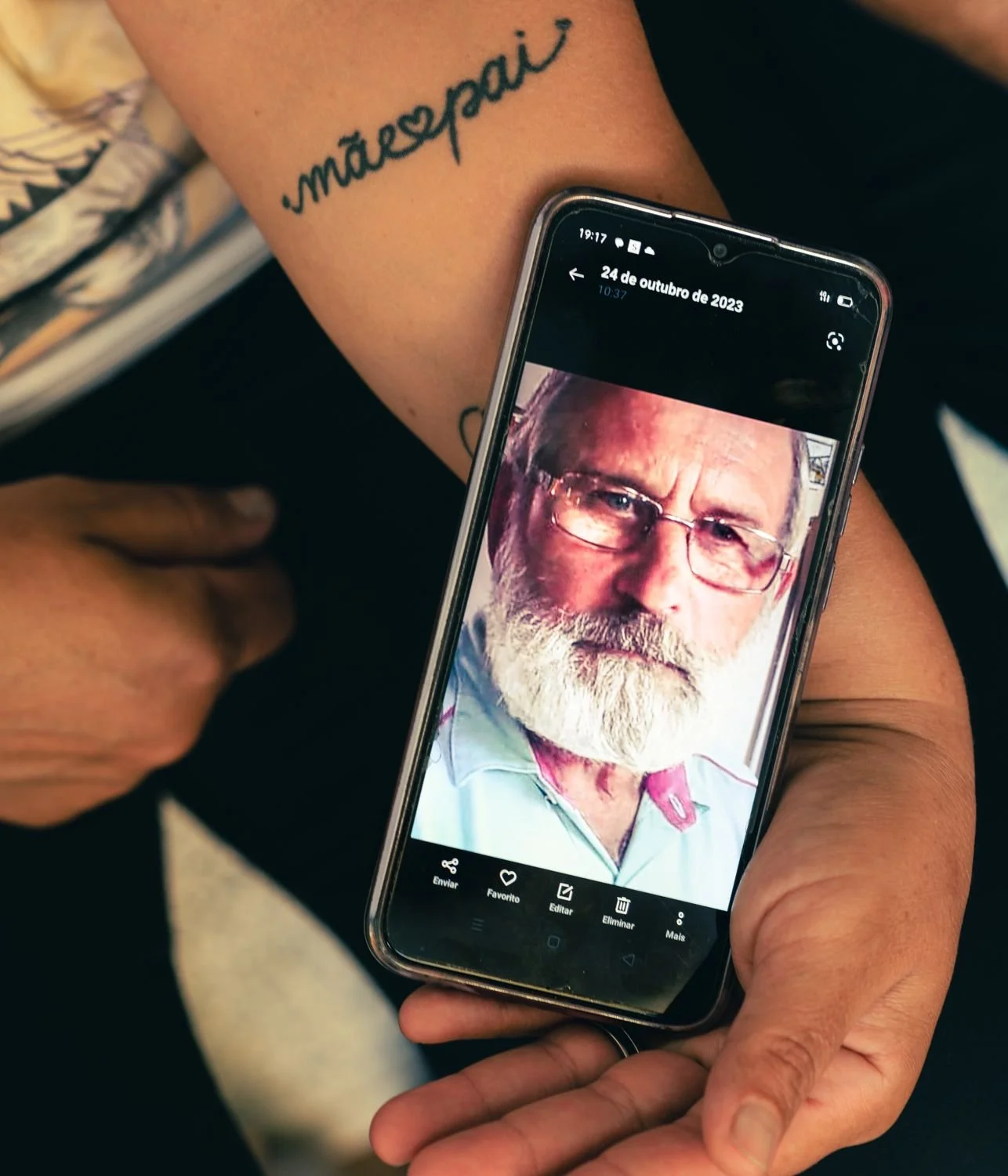 Photograph of Carlos on his daughter’s phone.