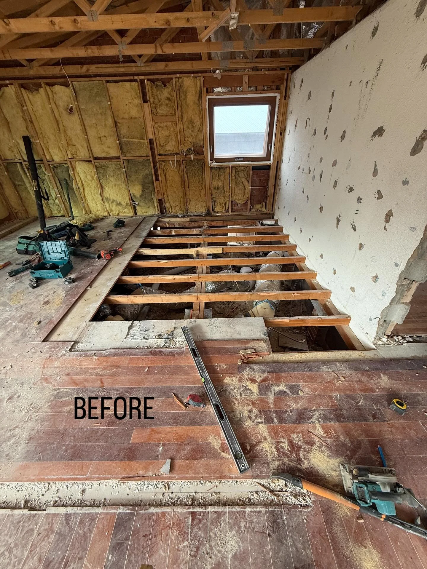 Subfloor restoration Fridays🔨 turned an old bathroom into an extra bedroom, Frames coming up next 

Quick in and out job to finish out the week☀️