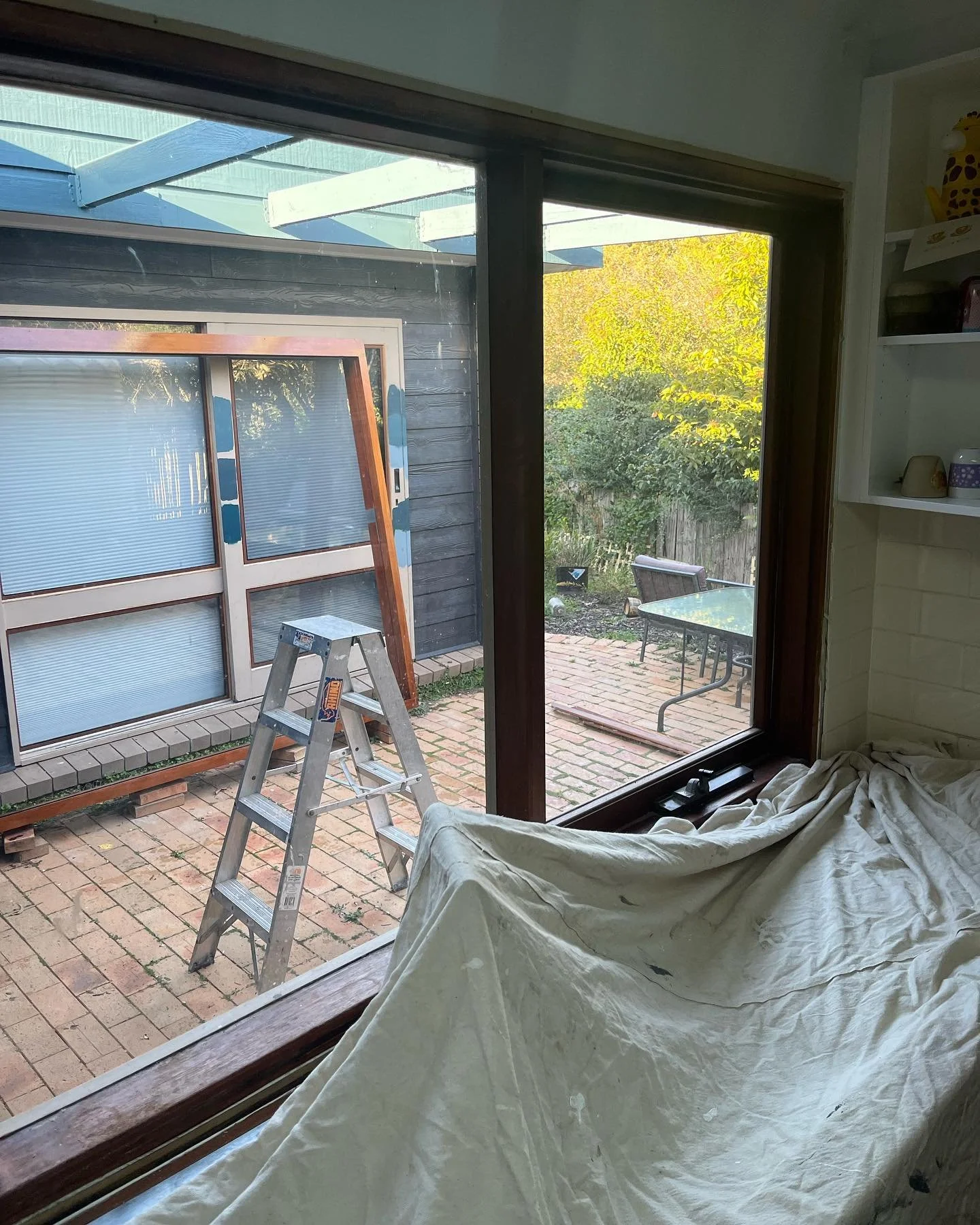 Transforming an old fixed awning window into and amazing bifold window today, definitely an essential item to have in your home for all you coffee lovers out there ☕️🔨 @crgcarpentry