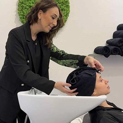 Hårkurbehandling & hårvask