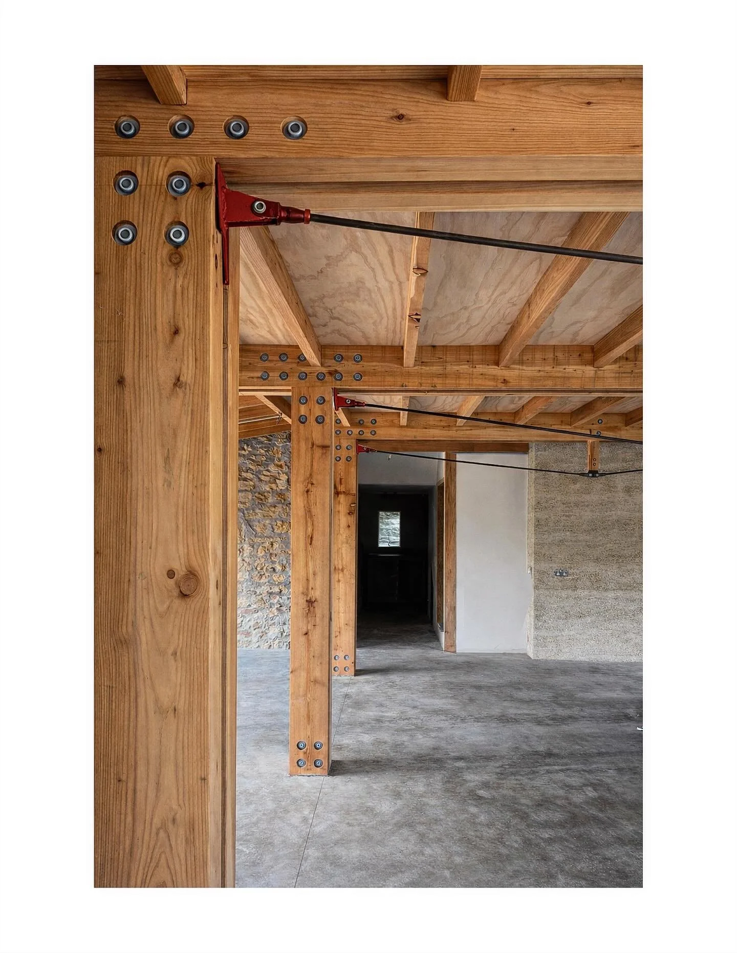 On Materiality

Tim Ingold: &ldquo;To understand materiality, it seems, we need to get as far away from materials as possible. For me, the problem came to a head when, in November 2002, I attended a session at the annual meetings of the American Anth