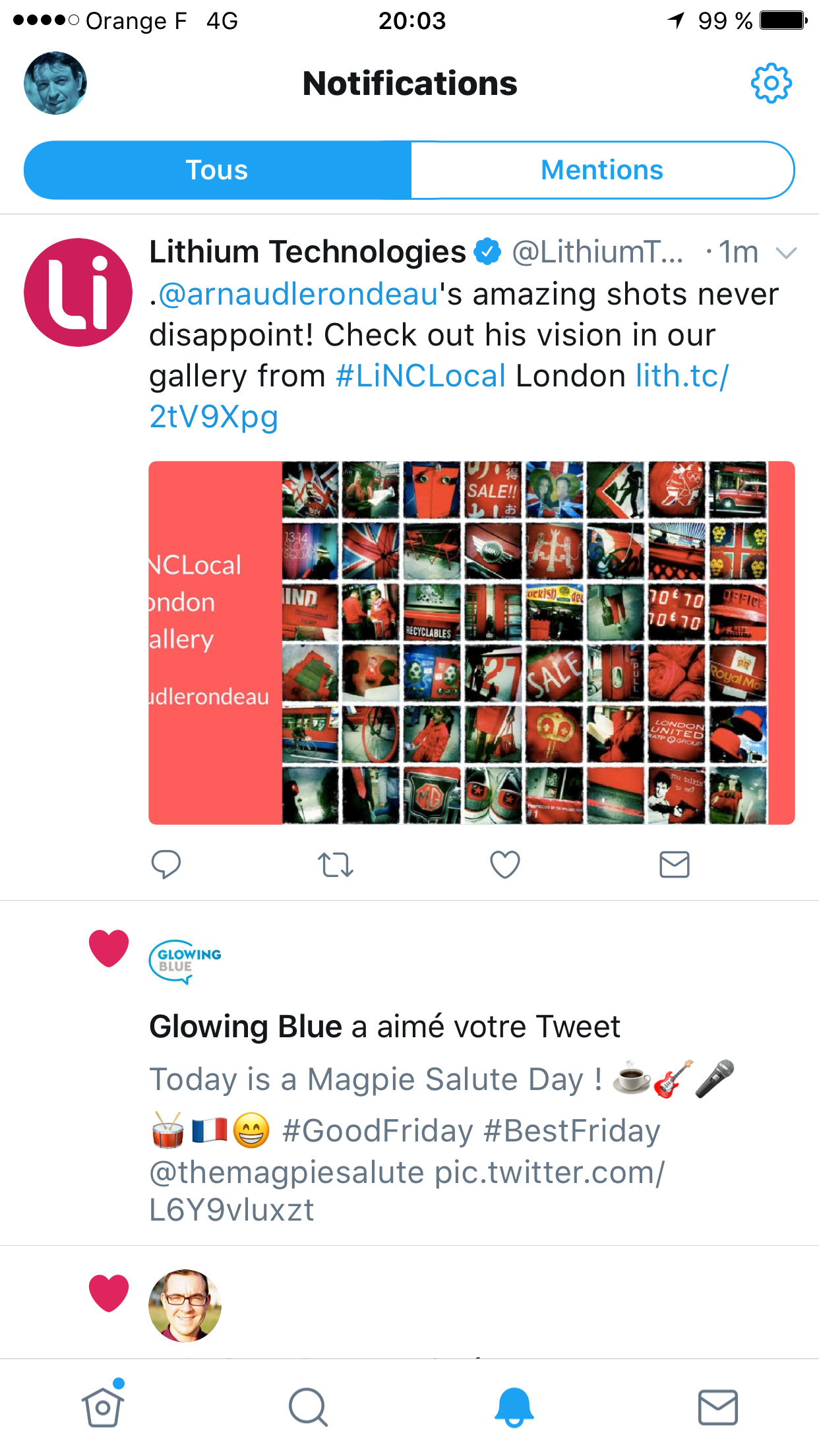 Capture d'écran d'un smartphone affichant une notification Twitter d'une entreprise de technologie, avec une mosaïque d'images rouges et vertes, et autres éléments de l'interface utilisateur.