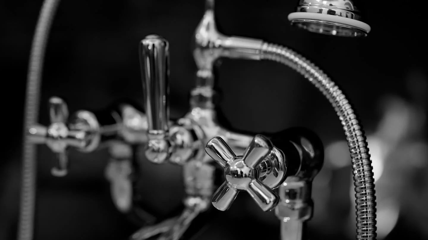 Precision in every pipe

Invisible yet essential, our plumbing systems deliver warmth, water and wellness, from underfloor heating to specialist spa systems.

www.lanternslondon.com

#londonplumbers #lanternslondon