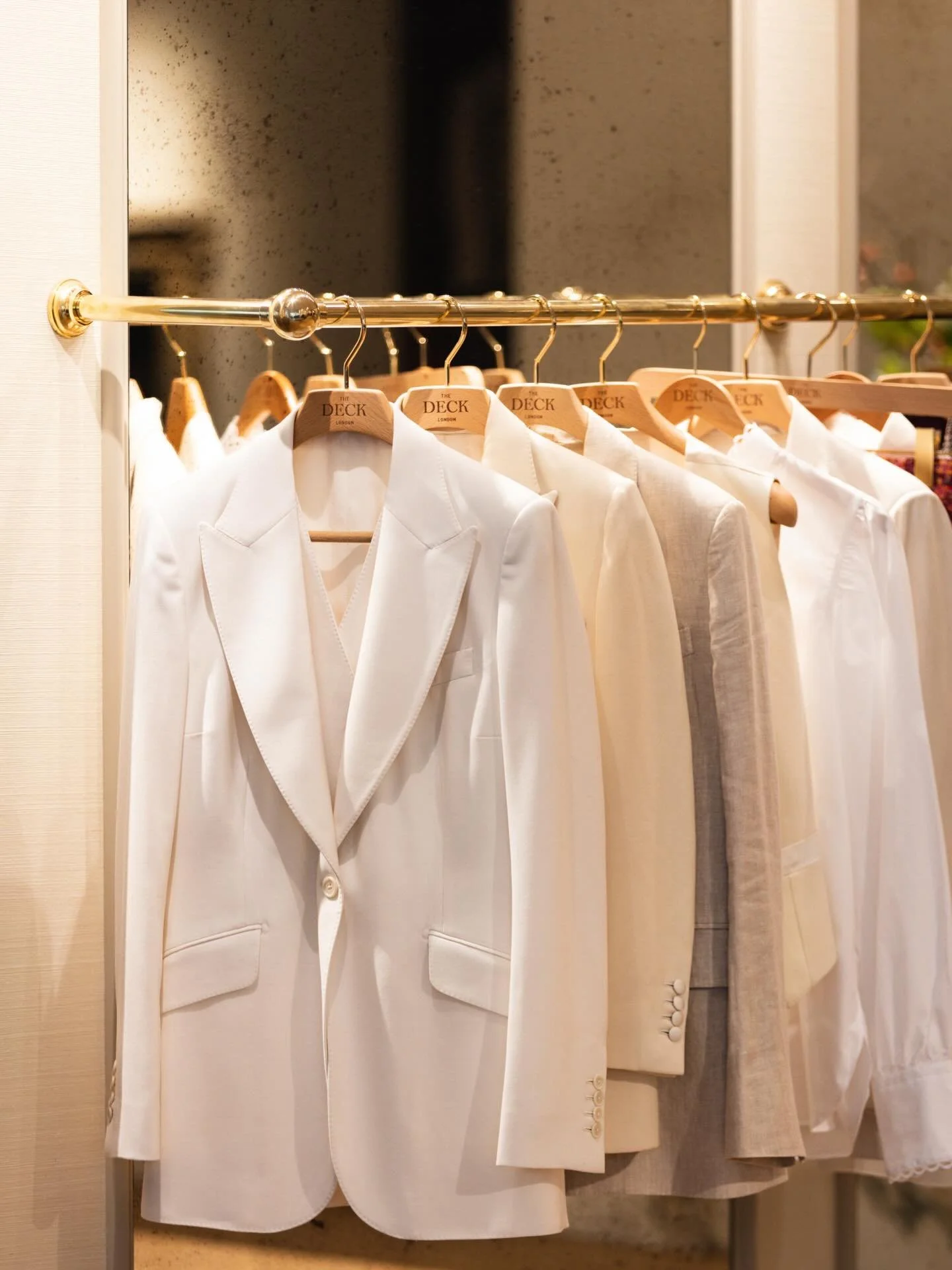 From private homes to commercial buildings, we create foundations that are integrated, intuitive and built to last.

Curating serene lighting moods, matched to your space. 

www.lanternslondon.com