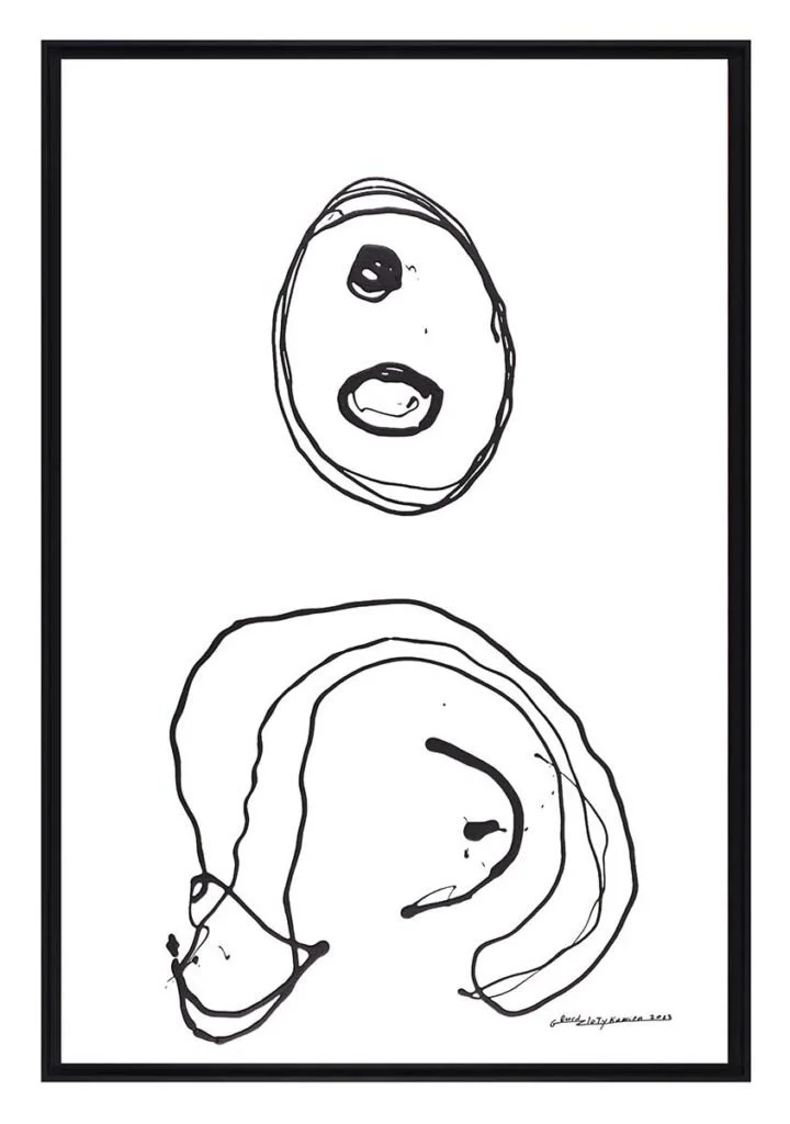 Dessin abstrait de deux visages esquissés avec des lignes noires simples.