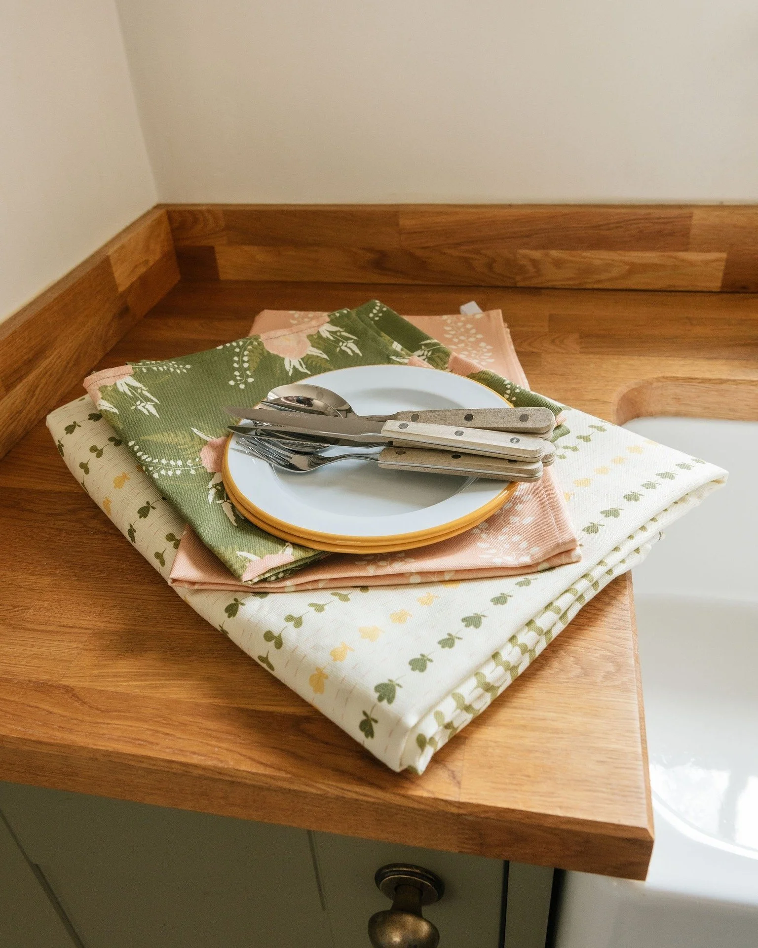 Visit our SHOP linked in bio to discover the English Garden collection 🌿

All intentionally designed in Cornwall and made in Britain for a slower, more beautiful life.

Photographer @katecullenstyle 

#shophandmade #shoppingonline #smallbusinessuk #