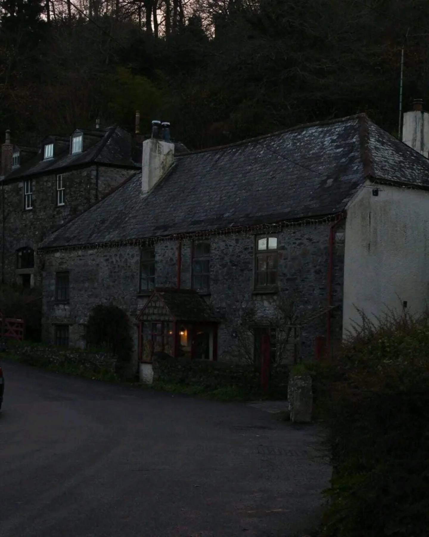 The smell of woodsmoke as you near home&hellip;
Wellies kicked off.
Coat hung up.
Slippers on. Pet curled at your feet. 🐾🫶

A fresh cup of tea,
A glowing fire from the night before,
And the kind of quiet that fills instead of empties.

A taste of w