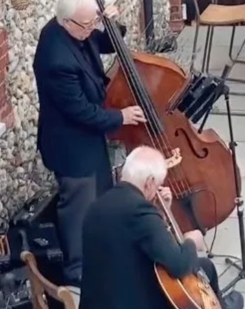 Sunday music with Double Figures Jazz Duo