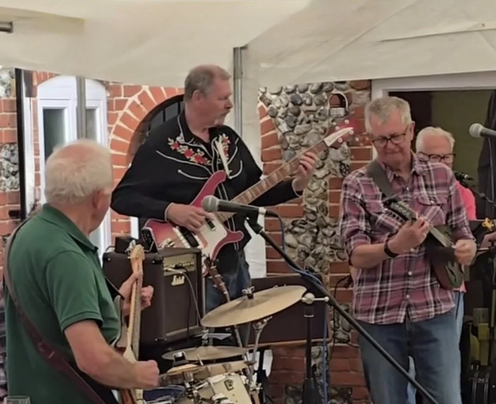 Live music with The Tildens
