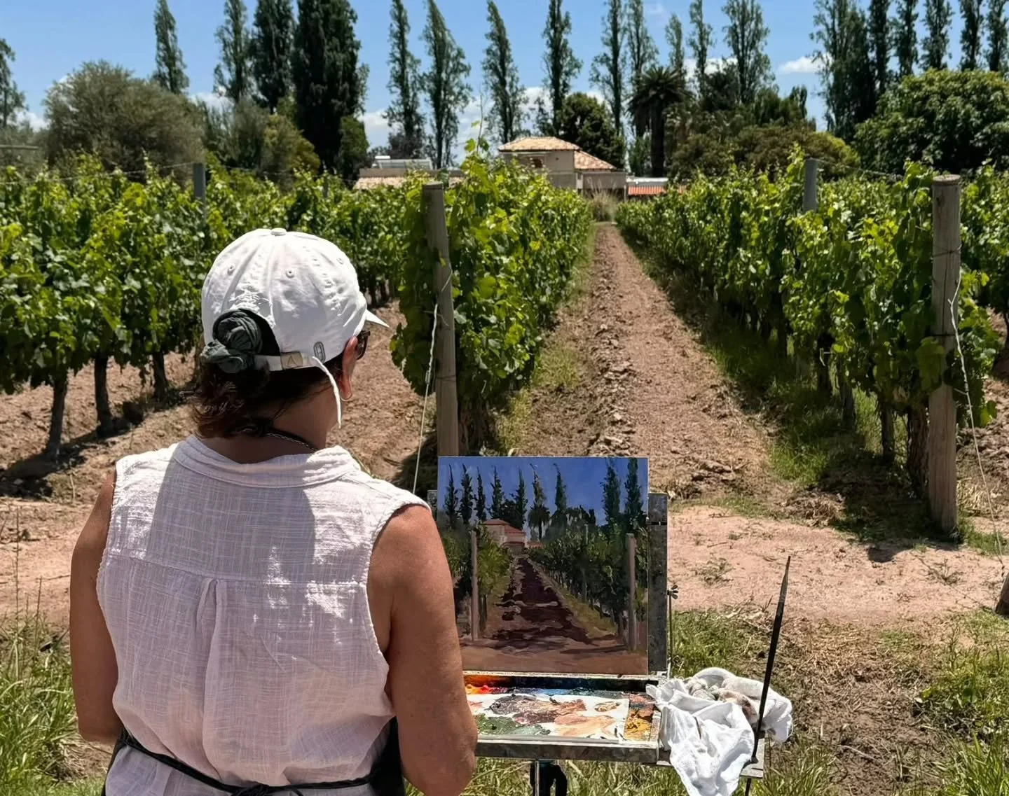Next Tuesday the 21st we are delighted to have the amazing Norfolk artist Karen Adams here for our first Drove Orchard Paint &amp; Sip event in Thornham. 

A perfect chance to use your palate 👅 and your pallete 🎨 with an artist with over 20 years e